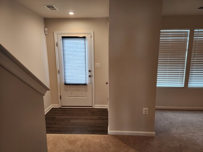 Building Photo - 183 Presidents Pointe Ave