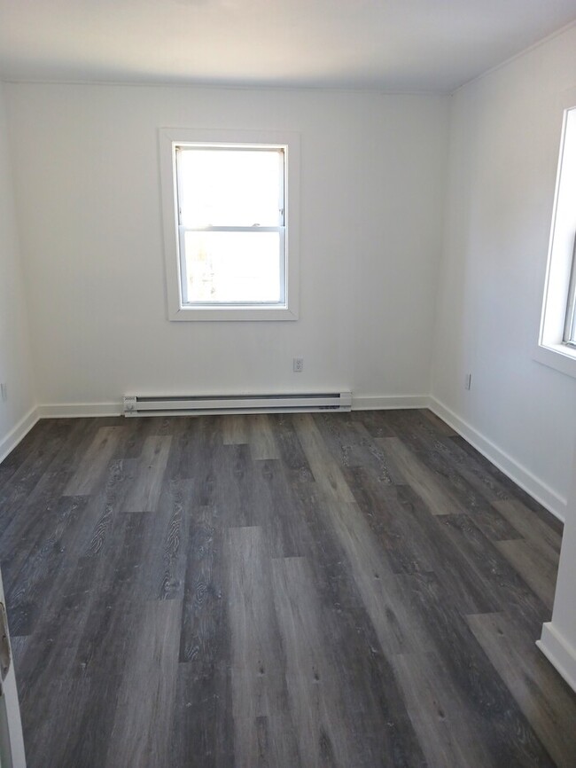 Building Photo - Renovated Two bedroom house for Rent in La...