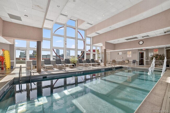 Building Photo - 10 Stewart Pl