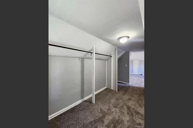 Building Photo - $1,350 - 3 Bed / 2 Bath House in Detroit