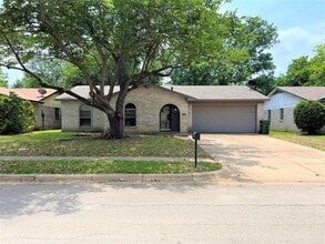 Building Photo - 2310 Dartmouth Dr