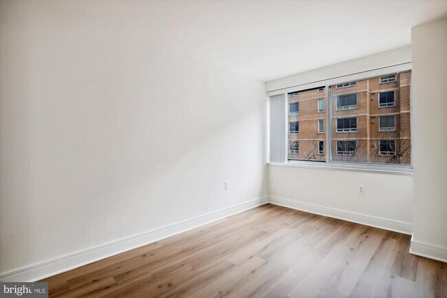 Building Photo - 800 4th St SW