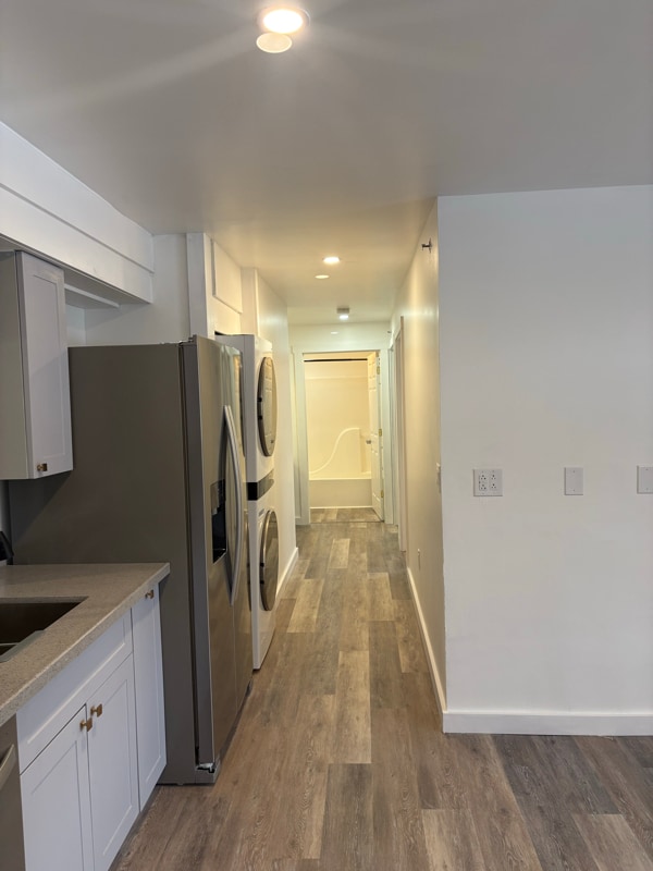 Building Photo - 150 N Main St