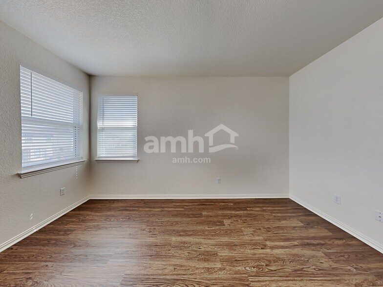 Building Photo - 2724 Geronimo Crk