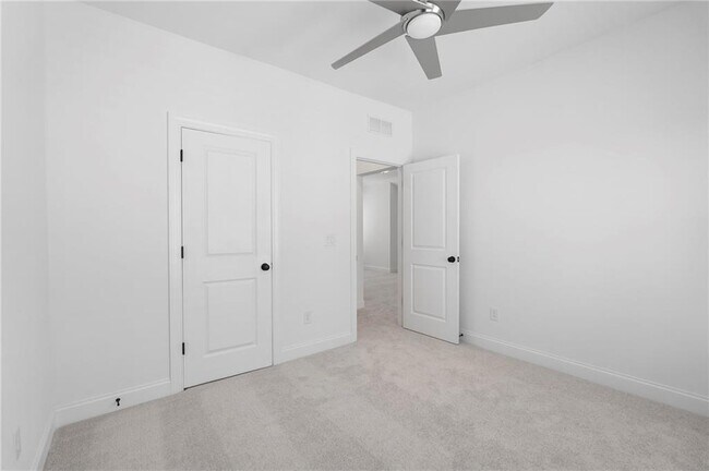 Building Photo - 1042 Winding Br Dr