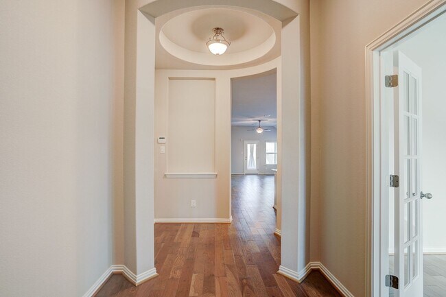 Building Photo - Warm & Inviting 4 Bedroom, 2 Bath House for Rent