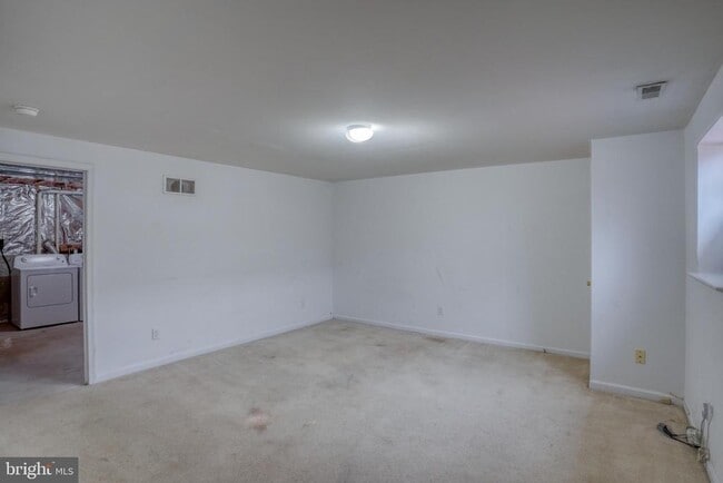 Building Photo - 407 Champs Ln