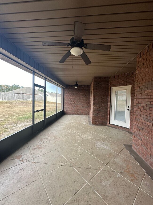 Building Photo - Shell Landing East!!! FRESH PAINT!!! NEW FLOORING!!!