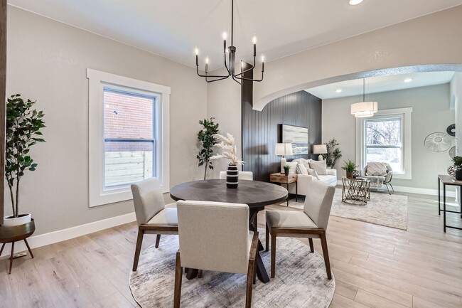 Building Photo - Newly Remodeled Home!