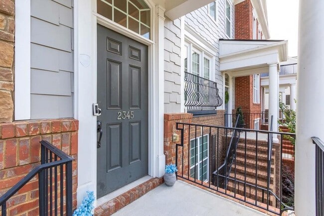 Building Photo - 2345 Limehurst Dr