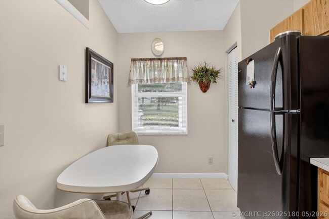 Building Photo - 8697 Sunbird Pl