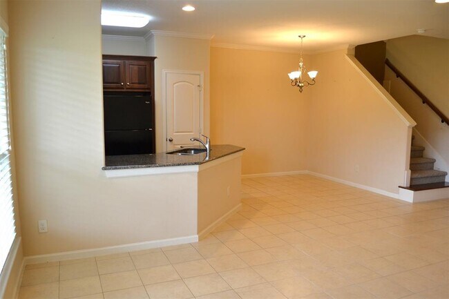 Building Photo - 336 Lazy Ln