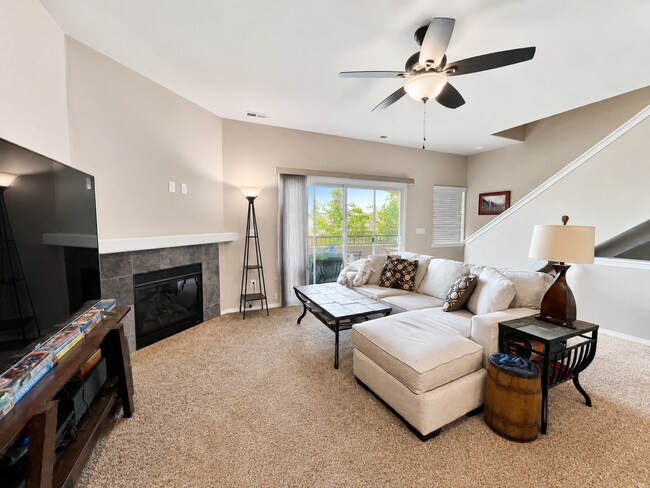 Building Photo - Stunning 3-bedroom townhouse with breathtaking Pikes Peak views!