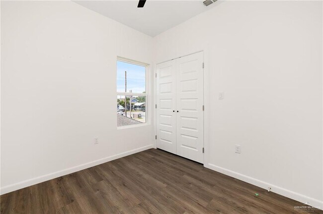 Building Photo - 211 N 28th St