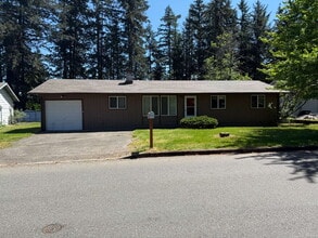 Building Photo - Rambler in Maple Valley Available Now!