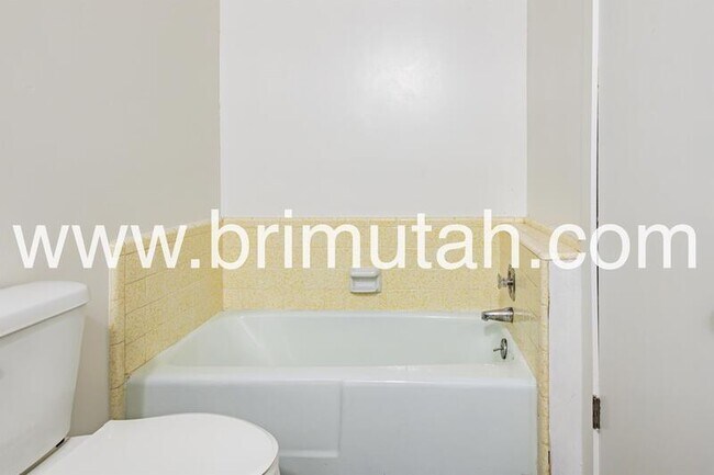 Building Photo - 1877 Osage Orange Ave S