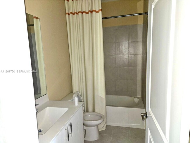 Building Photo - 1332 SE 26th Ter