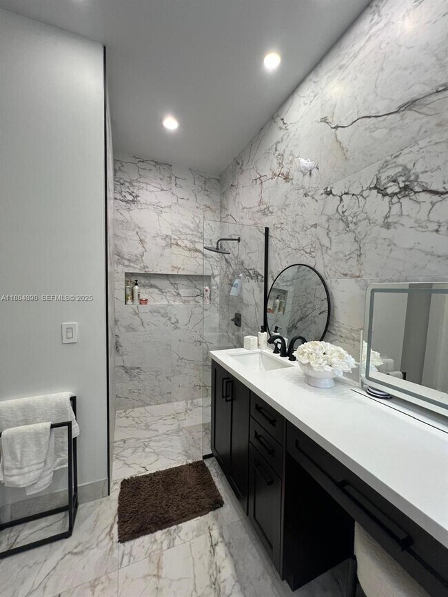 Building Photo - 3015 SW 135th Ave