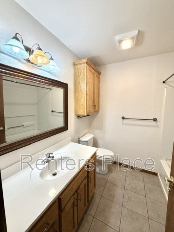 Building Photo - 319 W 33rd St