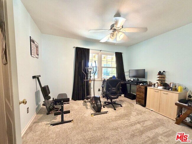 Building Photo - 6127 Lockhurst Dr