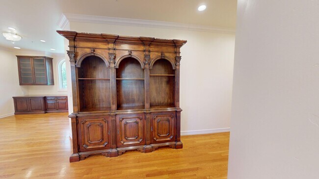 Building Photo - 1029 Park Pl