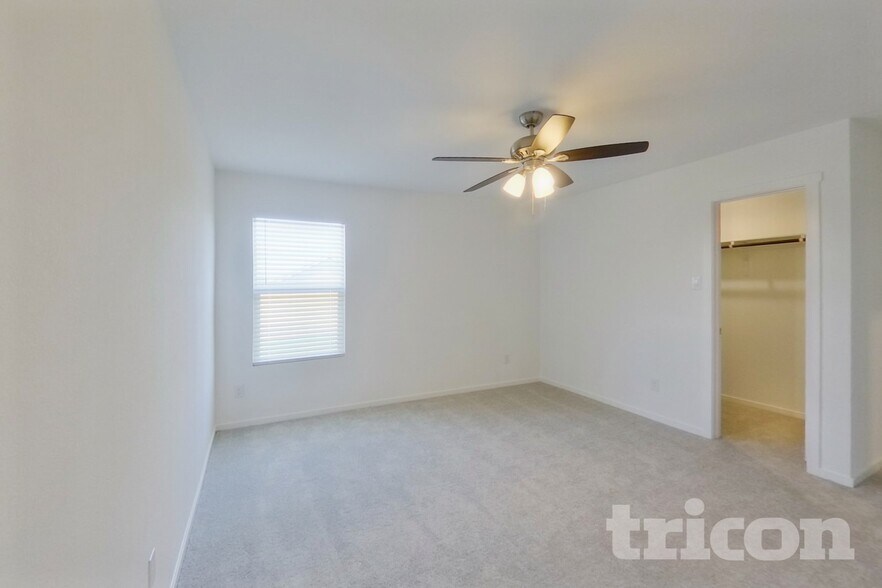 Building Photo - 807 Ginkgo Wy