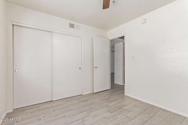 Building Photo - 7494 E Earll Dr
