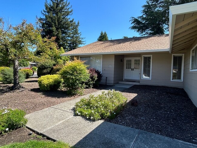 Building Photo - 6589 Meadowridge Dr