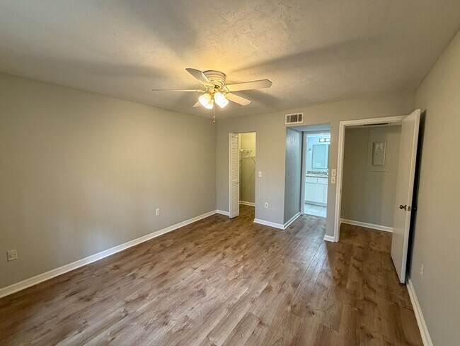 Building Photo - 5324 SW 88 Ct