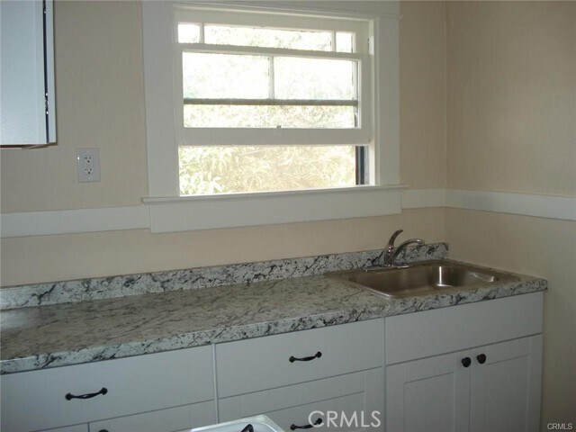 Building Photo - 106 W Camile St