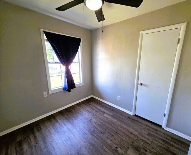 Building Photo - Charming 3-Bedroom Del City Home with a Spacious Backyard