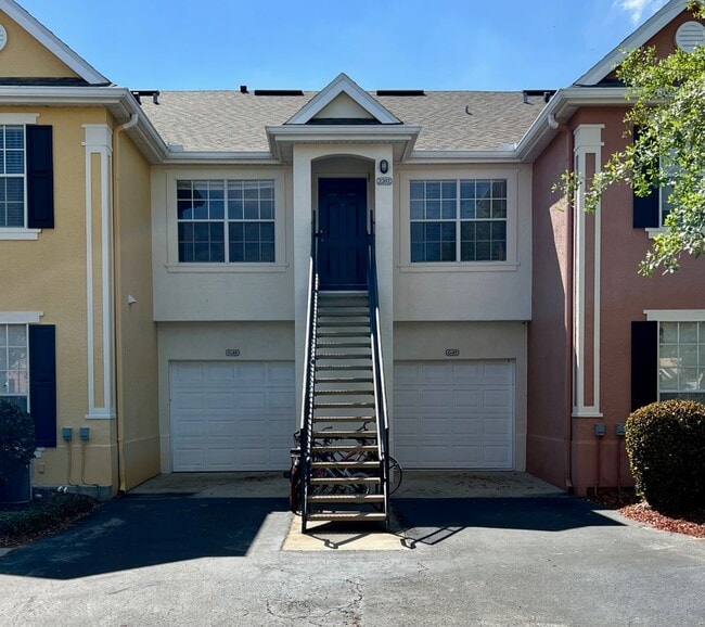 Building Photo - 8981 Lee Vista Blvd