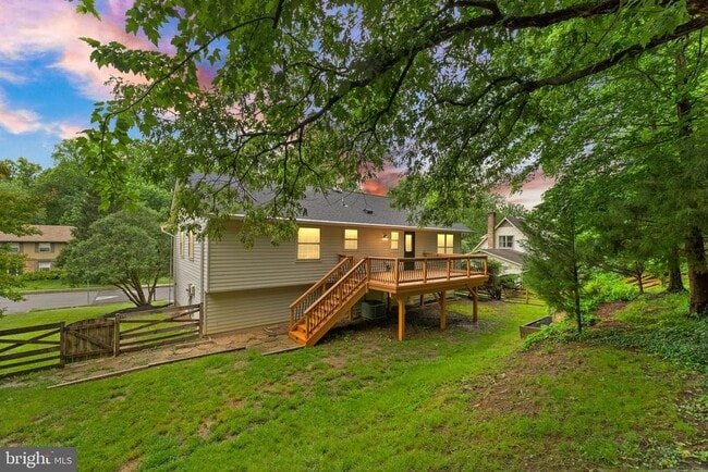 Building Photo - 2660 Oakton Glen Dr