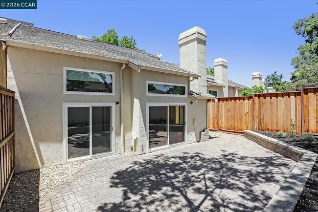 Building Photo - 1539 Trimingham Dr