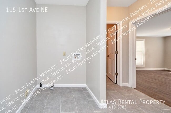 Building Photo - 115 1st Ave NE