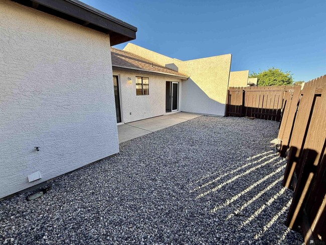 Building Photo - 2776 S Ave 2 1/2 E