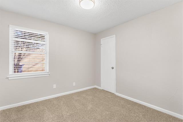 Building Photo - 714 Pleasant Valley Rd