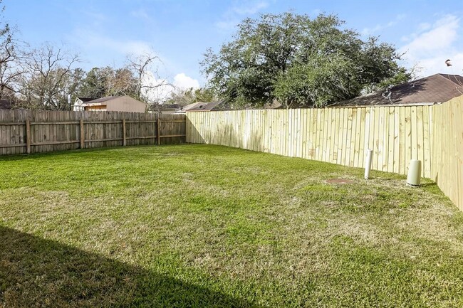 Building Photo - 5207 Riverwood Dr
