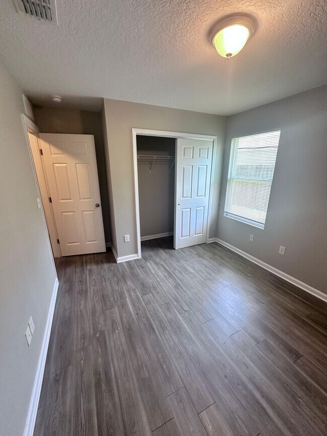Building Photo - *** TWO WEEKS FREE ***  Gorgeous 4-Bedroom Home with Granite Counters & 2-Car Garage