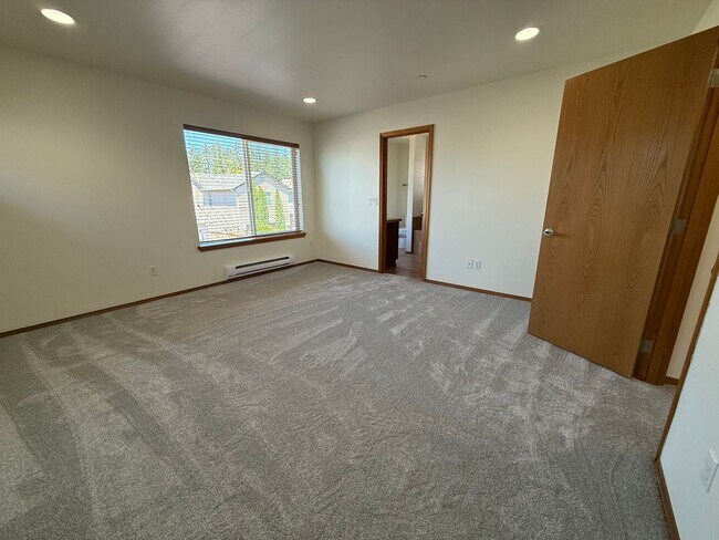 Building Photo - 1838 Bobs Hollow Ln