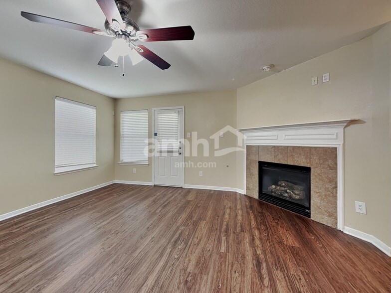 Building Photo - 8102 Sweetstone Bluff Ln