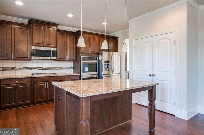 Building Photo - 4215 Miramount Overlook