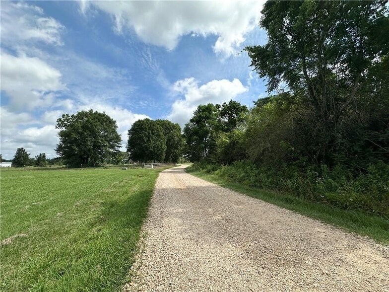 Building Photo - 24473 Timbercrest Dr