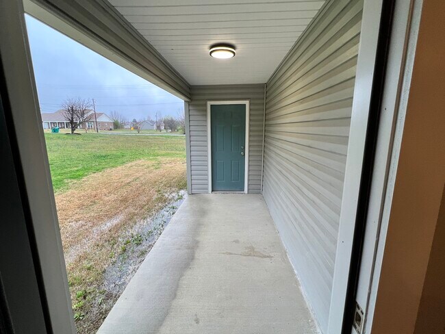 Building Photo - 900 5th Way