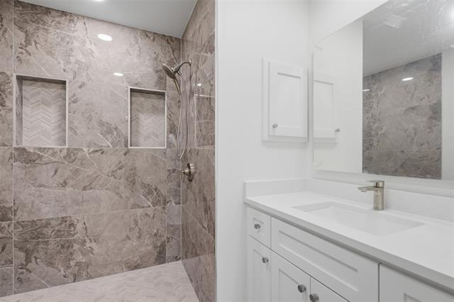Building Photo - 7515 Meadow Oaks Dr