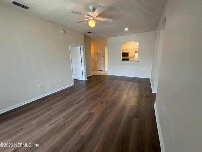 Building Photo - 10550 Baymeadows Rd