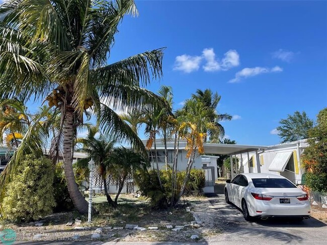 Primary Photo - 2875 SW 58th St