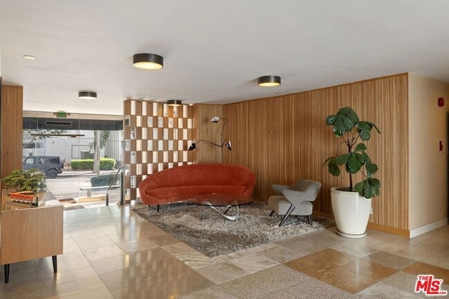 Building Photo - 1025 Kings Rd