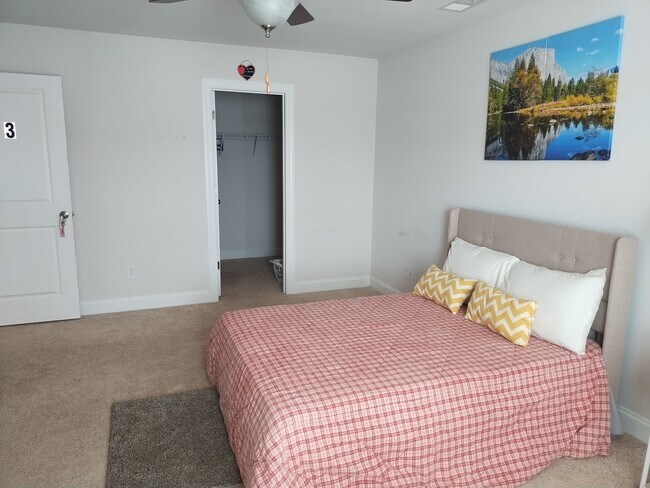 Building Photo - 437 Marietta Ln