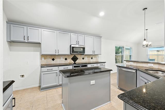 Building Photo - 12404 Daimler Dr